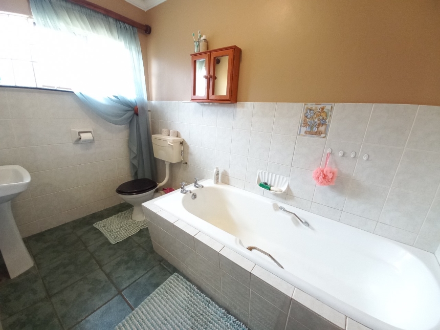 4 Bedroom Property for Sale in Universitas Free State
